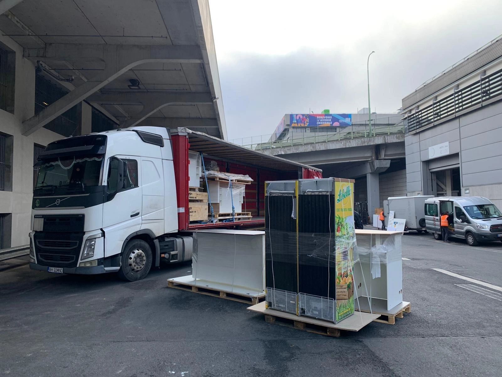 Sattelzug bei einem realen Direkttransport